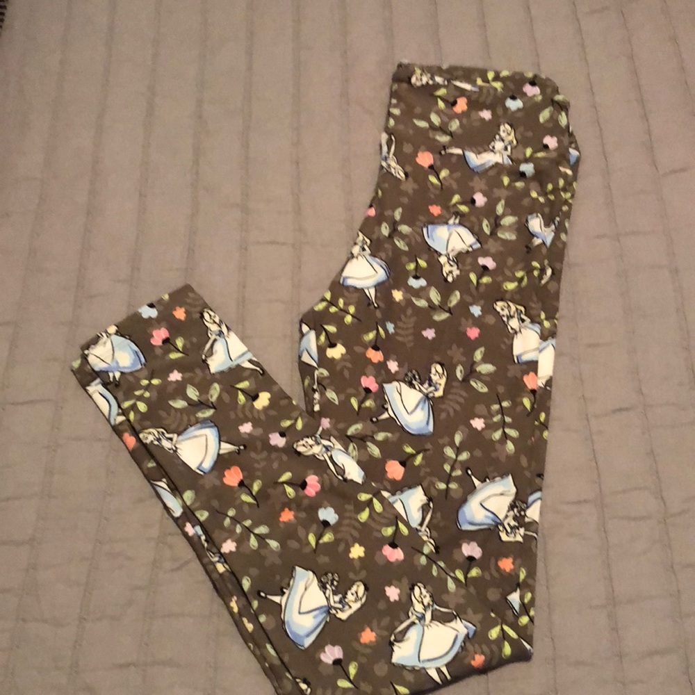 Lularoa Alice in Wonderland Leggings